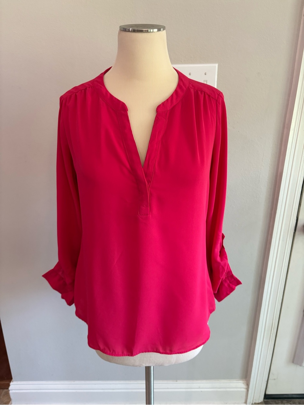 Candie’s hot pink semi sheer v neck long sleeve blouse size medium GUC